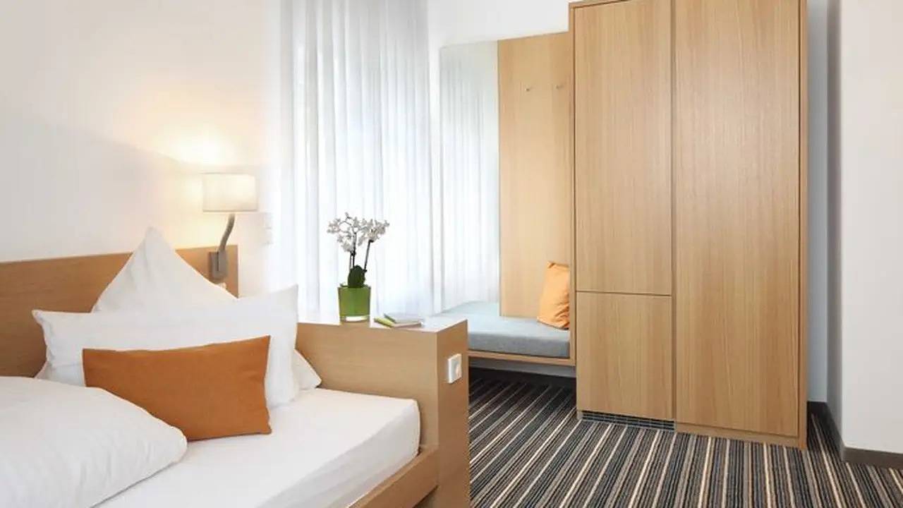 Doppelzimmer für 2 Personen (14 m²) in Abstatt in Abstatt, Stuttgart Region