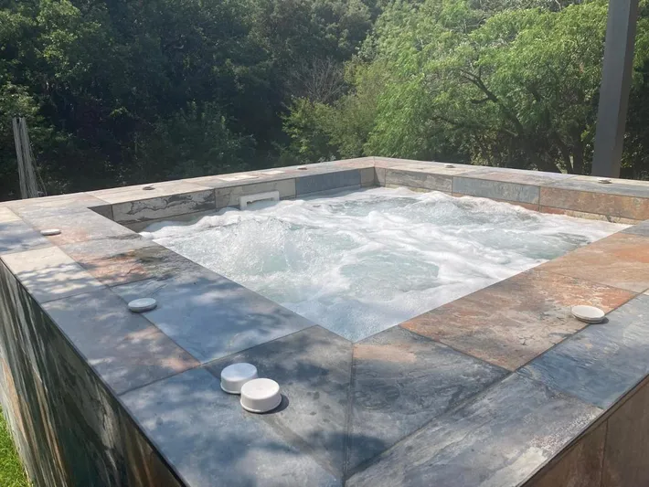 Chalet para 10 personas, con piscina además de terraza y jacuzzi - 1
