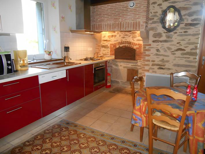 Ferienhaus „La Charmille“ mit privater Terrasse und eigenem Garten in Nouzerolles, Guéret und Umgebung