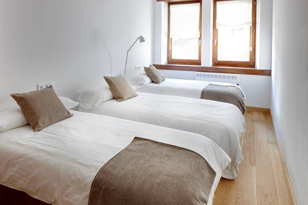 Entire apartment, Cap 1500 by Feelfree Rentals in Baqueira, Naut Aran