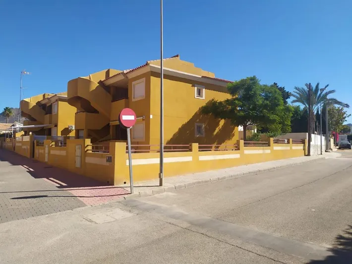 Apartamento de vacaciones para 4 personas, con terraza y piscina - 1