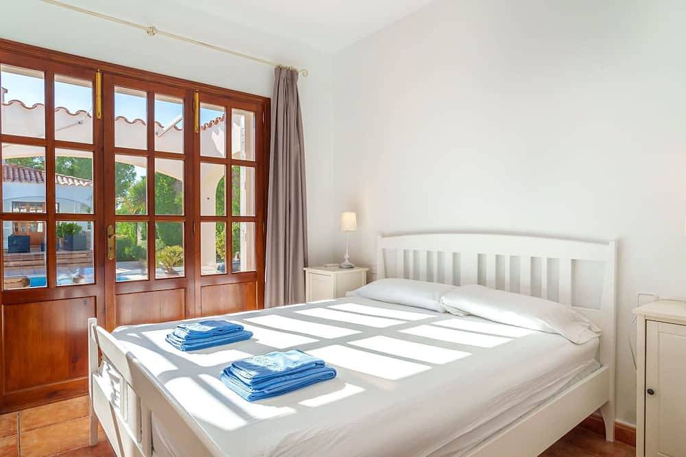 Apartamento entero, Acogedor apartamento para 4 personas con Wifi, piscina, A/C, Tv, terraza y aparcamiento in Cales de Mallorca, Manacor
