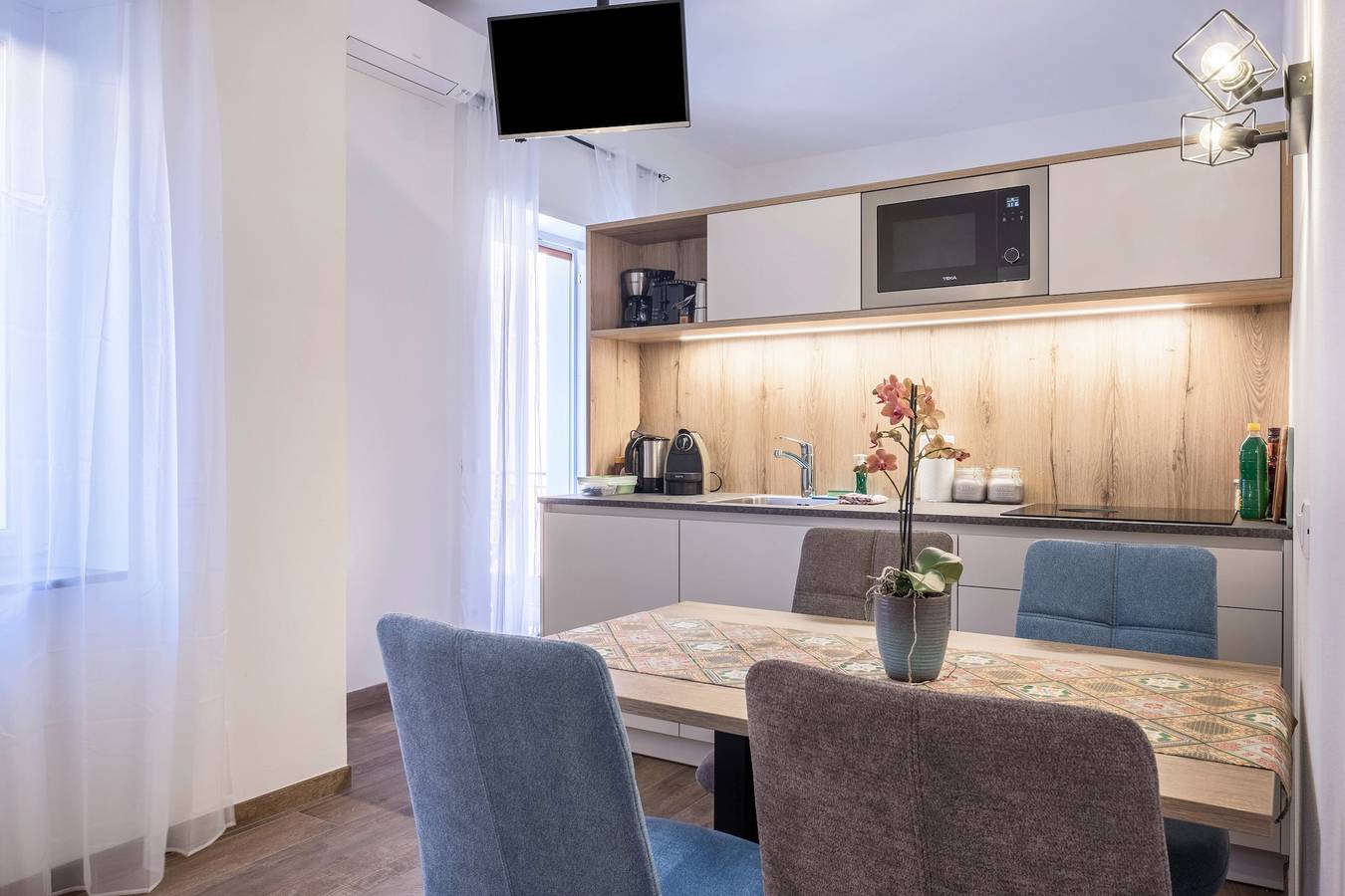 Ganze Wohnung, Ferienwohnung "Isabel" mit Bergblick, französischem Balkon & Wi-Fi in Zentrum-Bozner Boden-Rentsch, Bozen