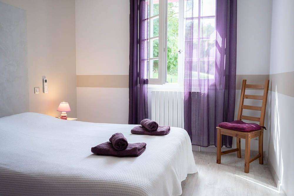 Casa de campo 10 personas con habitaciones con aire acondicionado, piscina climatizada in Rouffignac-Saint-Cernin-de-Reilhac, Périgord Noir