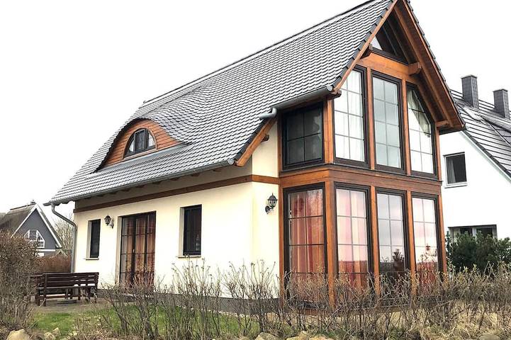 Ferienhaus für 4 Personen, mit Sauna und Whirlpool sowie Terrasse und Garten, mit Haustier