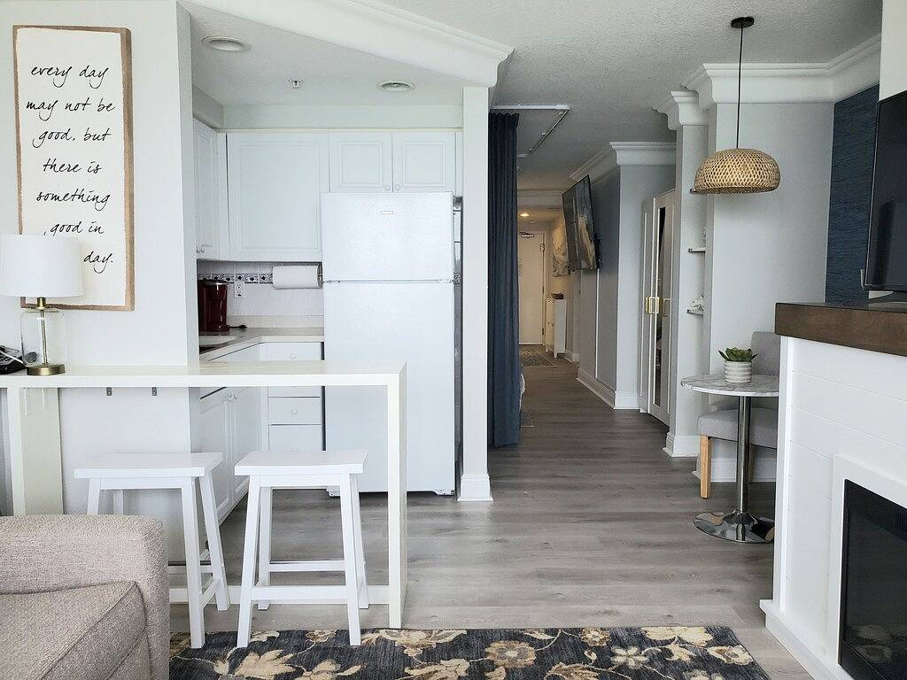 Ganze Wohnung, Beautiful Oceanfront 1 Bedroom Condo - Open Pools in Daytona Beach, Florida