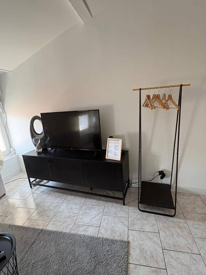 Appartement entier, Studio le cocon aux portes de Lyon in Neuville-sur-Saône, Lyon et ses environs