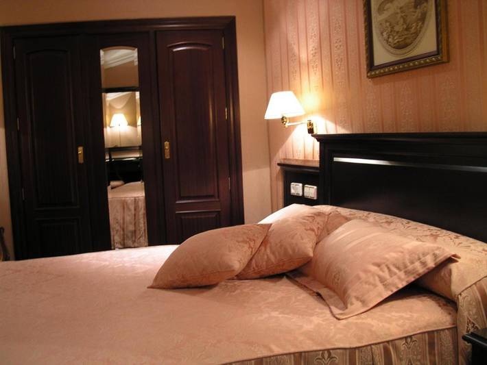 Hôtel pour 2 personnes, avec jardin ainsi que terrasse et piscine à Linares - 3