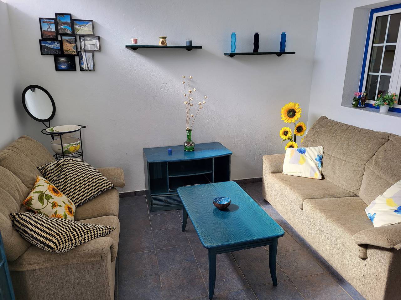 Hel leilighet, Vacation Apartment 'Vanil Blanco' with Mountain View, Private Terrace and Air Conditioning in Playa Blanca, Yaiza