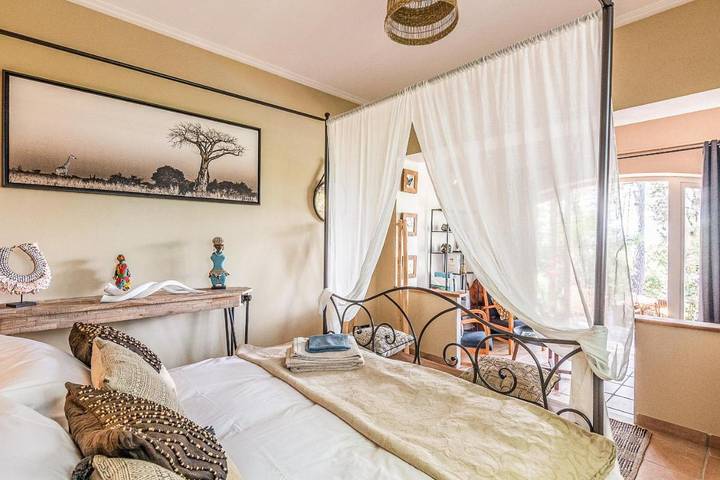 Chambre d’hôte pour 2 personnes, avec jardin ainsi que piscine et vue