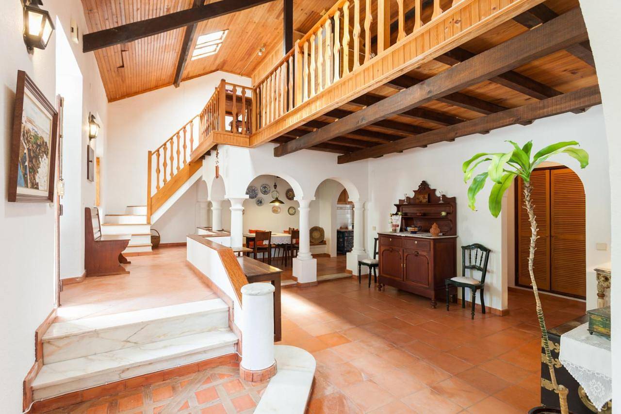 Three-Bedroom House in São Pedro da Cadeira, Distrito de Lisboa
