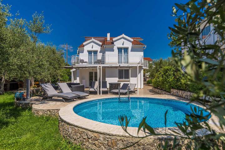 Apartamento de vacaciones para 10 personas, con terraza además de jardín y piscina, Familias con niños - 1