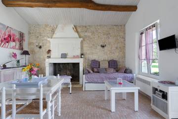 Maison De Vacances pour 4 Personnes dans Bois (homonymie), Région de Jonzac, Photo 2