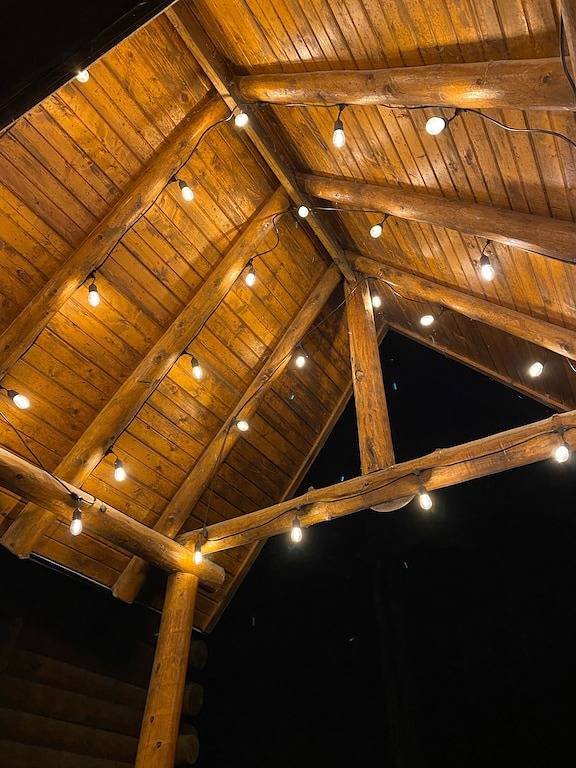 Vacation rental for 20 people, with yard and balcony as well as hot tub in Lake Leelanau