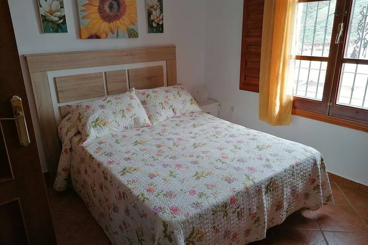 Cottage à 15 minutes de la plage, avec piscine privée et Wi-Fi gratuit. in Torrox, Cordillera Penibética