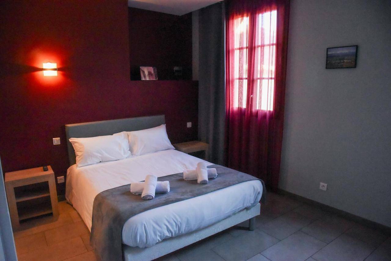 Twin Room in Mazères, Ariège