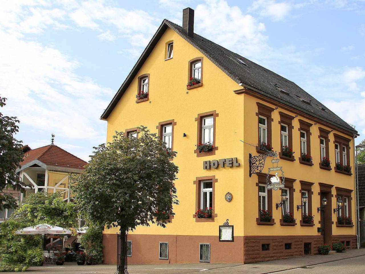 Hotel Zum Schwan - Appartement/Fewo, Dusche, Wc, 1 Schlafraum in Waldfischbach-Burgalben, Pfalz