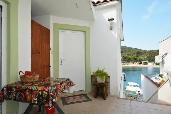 Ferienwohnung für 2 Personen, mit Balkon auf Dugi Otok