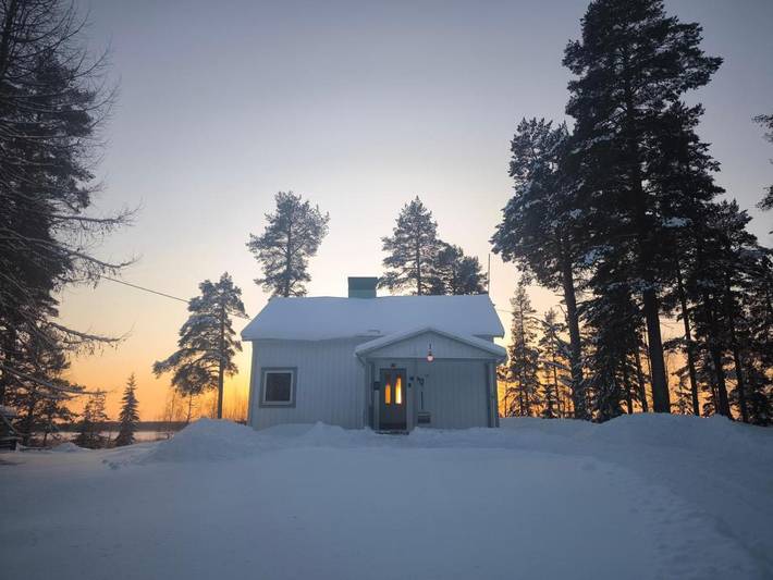 Location de vacances pour 2 personnes, avec Terrasse et Jacuzzi ainsi que Jardin et Sauna à Lulea