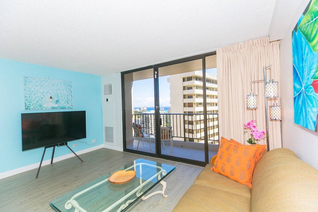 Ganze Wohnung, Waikiki Sunset * Newly Renovated * Parking * Diamond Head Ocean Views * in Waikiki Beach, Honolulu