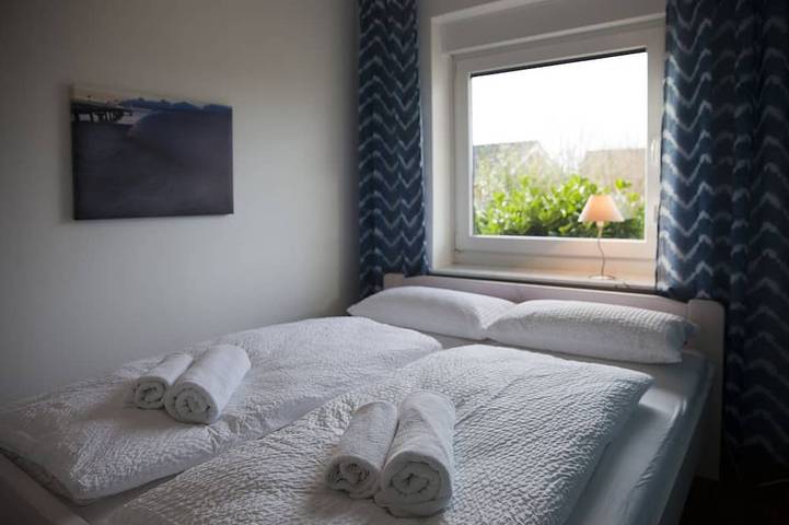 Ganze Wohnung, Apartment mit privater Holzterrasse und Strandkorb in Friedrichskoog-Spitze, Friedrichskoog