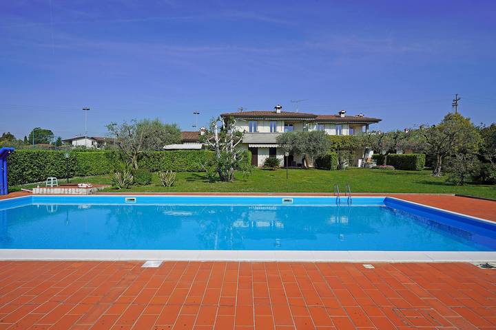 Ferienwohnung für 4 Personen, mit Garten und Balkon in Moniga del Garda