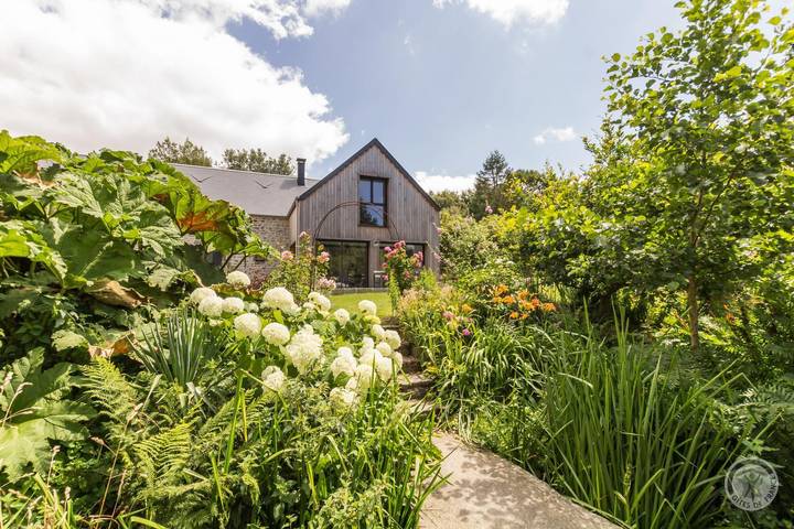 Gîte pour 12 personnes, avec jardin à Les Moitiers-d'Allonne - 3