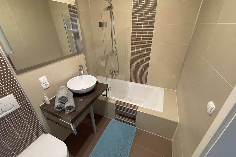 Appartamento intero, Moderno appartamento di 60 mq con terrazza e balcone, vicino al centro in Regensburg, Baviera Orientale