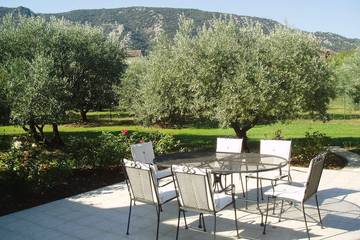 Gîte pour 4 personnes, avec terrasse et jardin à Maubec