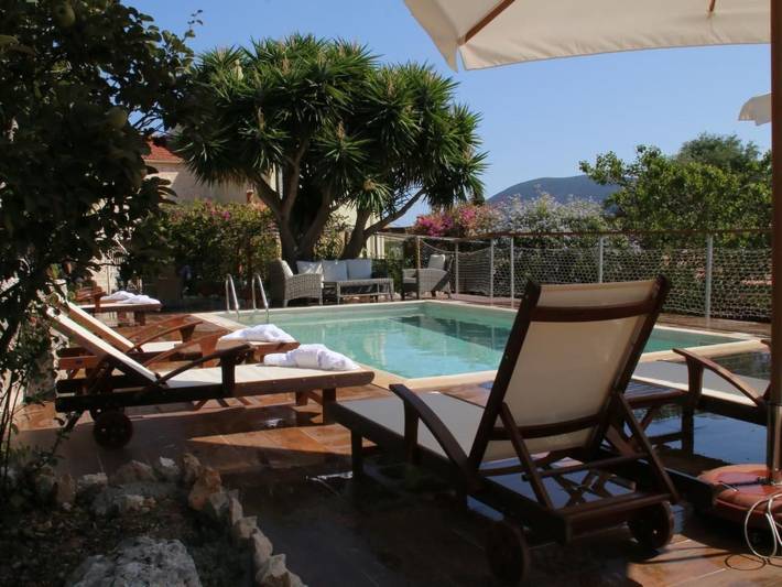 Διαμονή για διακοπές για 10 άτομα, με κήπο και πισίνα καθώς και μπαλκόνι στα Τσελεντάτα