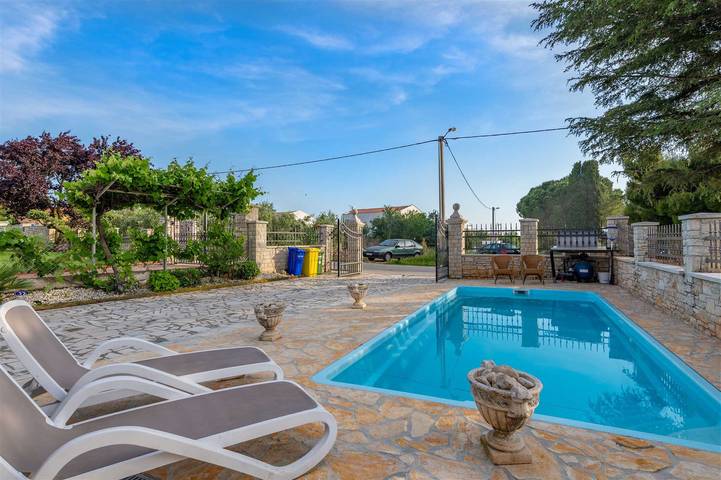 Villa für 5 Personen, mit Balkon, kinderfreundlich in Medulin - 2