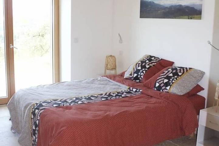 Schönes 3-Zimmer-Apartment Akanishta mit Terrasse in Saint-Alban-de-Montbel, Chambéry und Umgebung