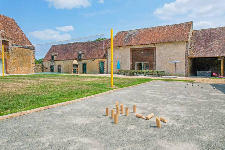 Location de vacances pour 30 personnes, avec piscine et jardin à La Loupe - 3