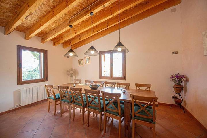 Casa rural para 12 personas, con piscina además de vistas y jardín, Familias con niños en Alto Campo - 4