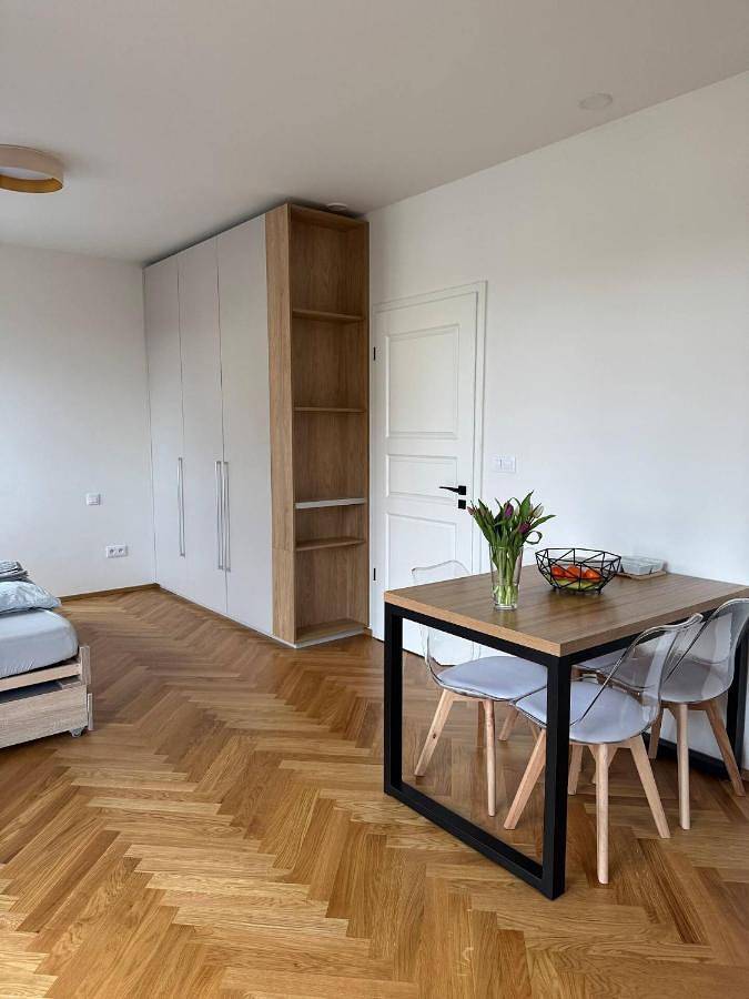 Gîte pour 3 personnes, avec balcon et vue à Tábor