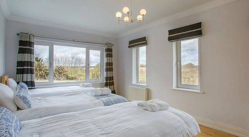 Waterford Villa - 5 Bed - Sleeps 10 - Parking in Kinsalebeg, County Waterford