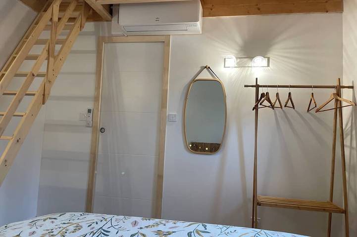 Location de vacances pour 4 personnes, avec jardin et jacuzzi ainsi que piscine et balcon à Saint-Mathurin-sur-Loire - 3