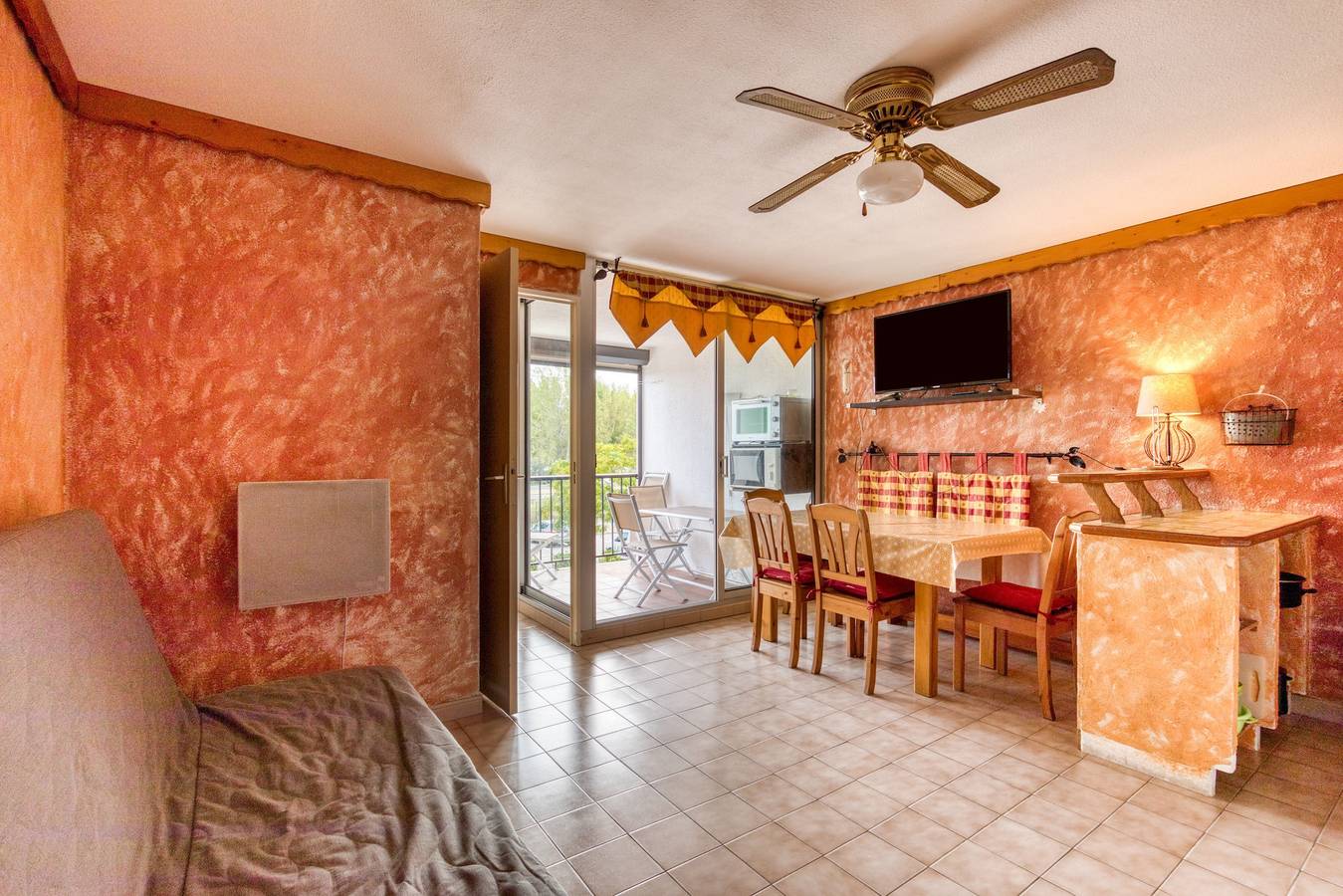 Ganze Wohnung, Le Grau-du-Roi: Apartment mit Balkon und Garage in Le Grau-du-Roi, Côte d'Améthyste
