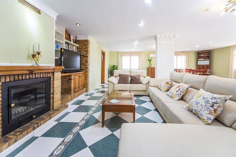 Gorgeous home in Urbanización La Sima in Puebla de Vallbona, Provincia de Valencia