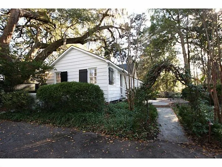 Cottage for 4 people, with yard and terrace, with pets - 1