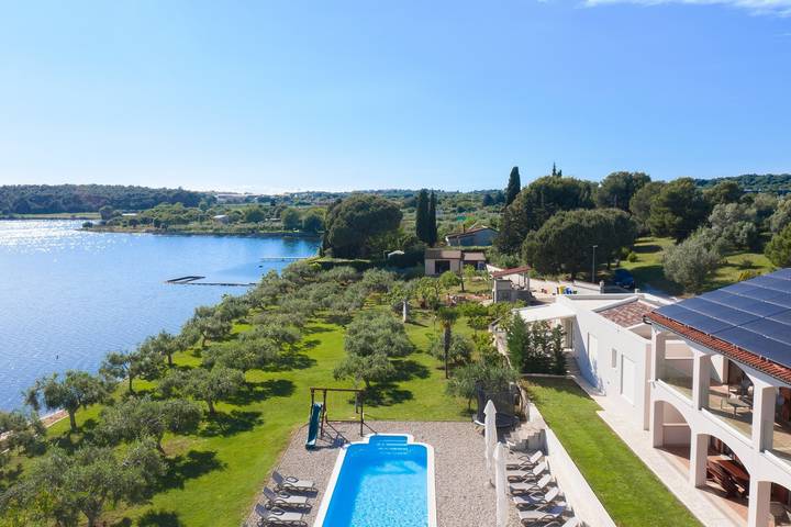 Ferienhaus für 12 Personen, mit Garten und Pool in Istrien