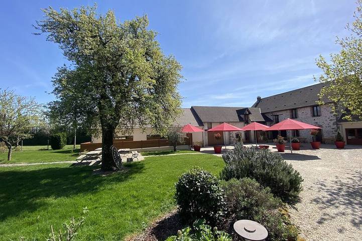 Location de vacances pour 35 personnes, avec jardin et terrasse à Leuvrigny