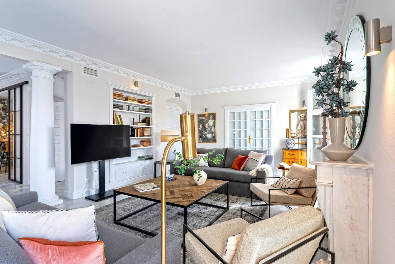 Entire apartment, Spectacular apartment with 258m2 and 4Bd near Alcazar. San Fernando in Casco Antiguo, Sevilla