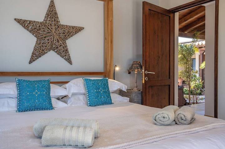 Villa Lajares de luxe, isolée et spacieuse, piscine chauffée privée et magnifique jardin in Lajares, La Oliva