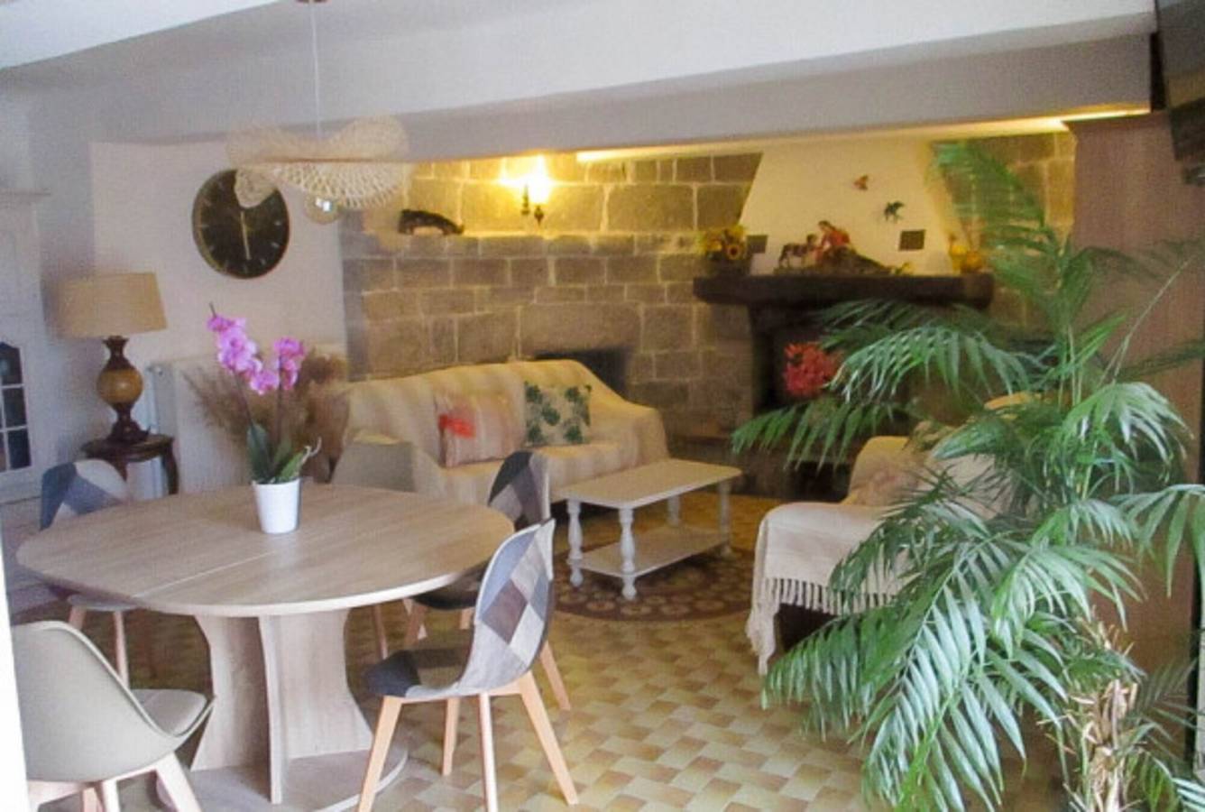 Maison de vacances « La Bastide Des Moines » avec vue montagne, jardin privé et Wi-Fi in Peyroules, Parc naturel régional du Verdon