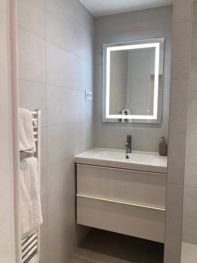 Gîte pour 2 personnes, avec piscine et jardin à Roujan - 4