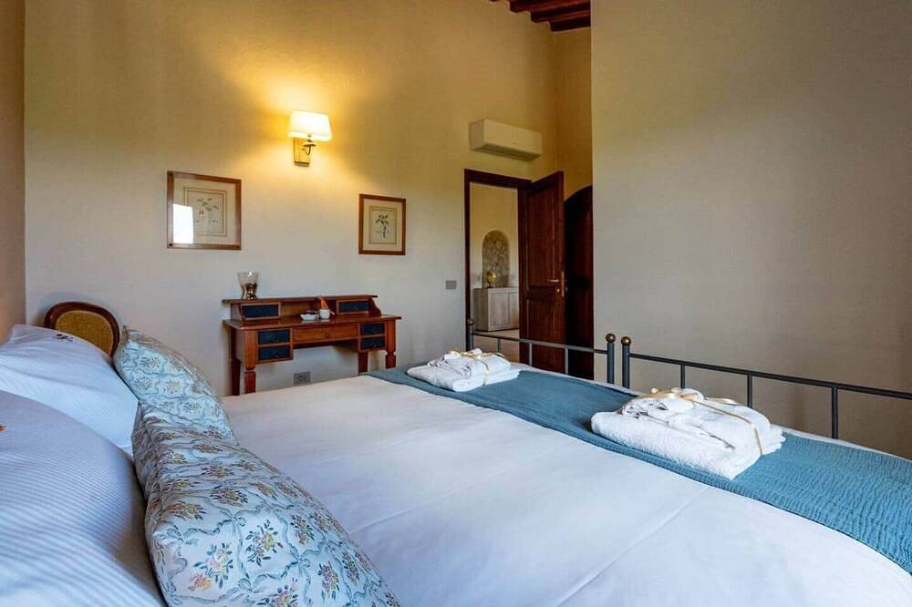 Poderino il Sole - Alloro Room in Lajatico, Pisa Provinz