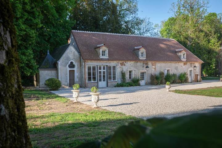 Appartement de vacances pour 2 personnes, avec terrasse ainsi que jardin et vue dans le Cher