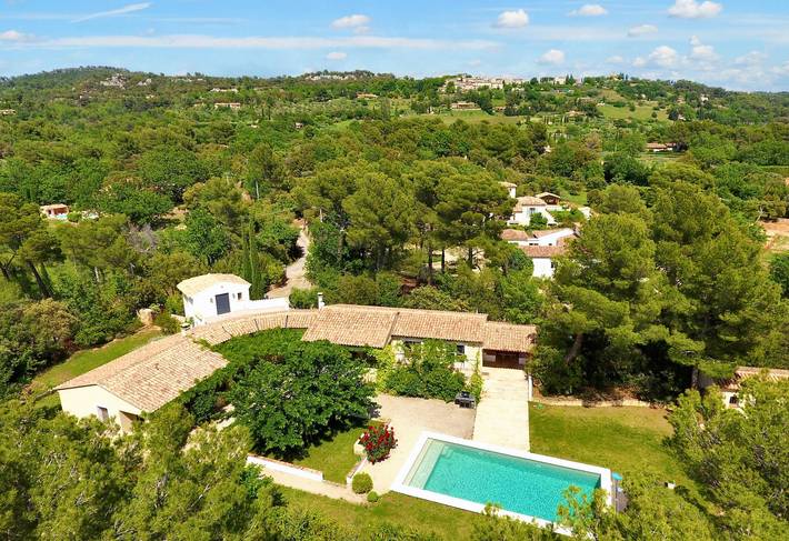 Gîte pour 8 personnes, avec piscine à Tourtour - 2