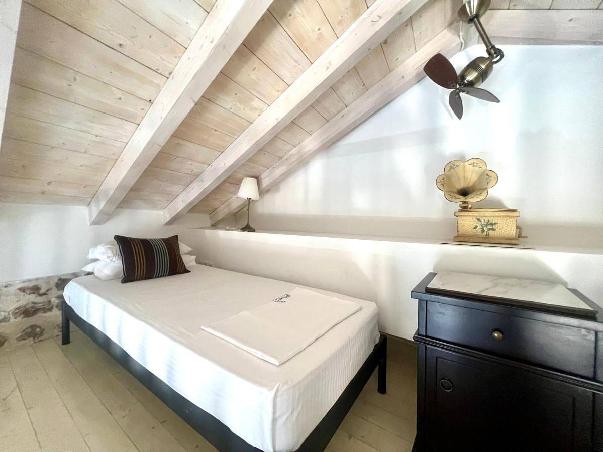 Deluxe Double Room in Hydra